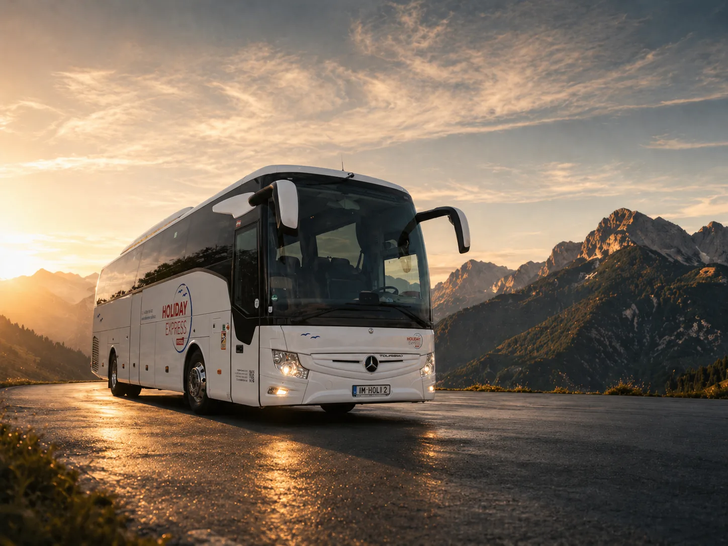 Reisebus von Holiday Express im rechten Headerbereich